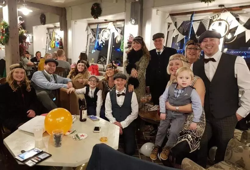 Hostal The Harbour Moon