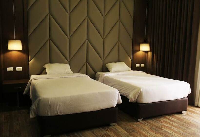 Byoot Bay Hotel & Resort