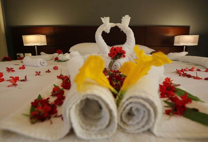 Byoot Bay Hotel & Resort