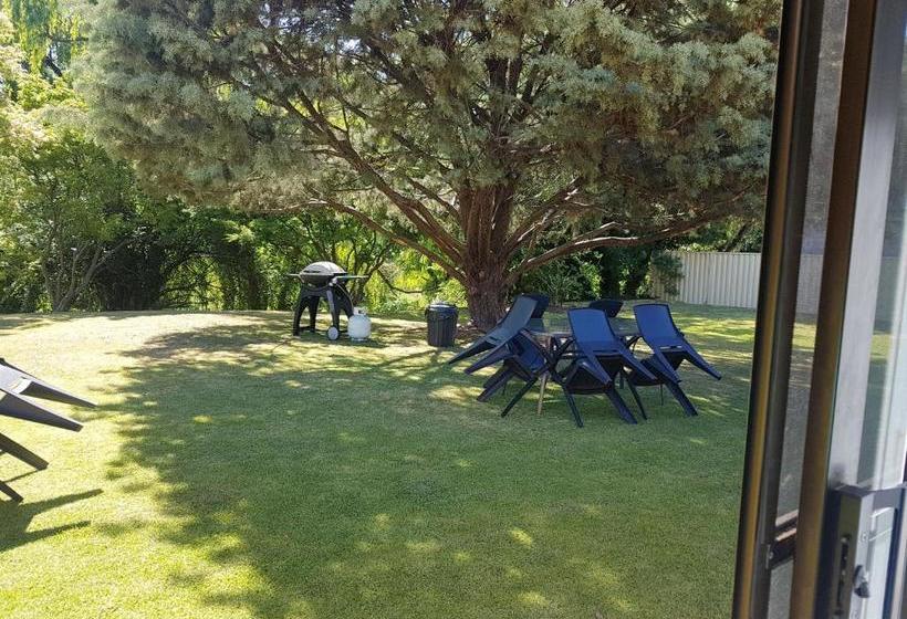 בית מלון כפרי Eildon Parkview Motor Inn