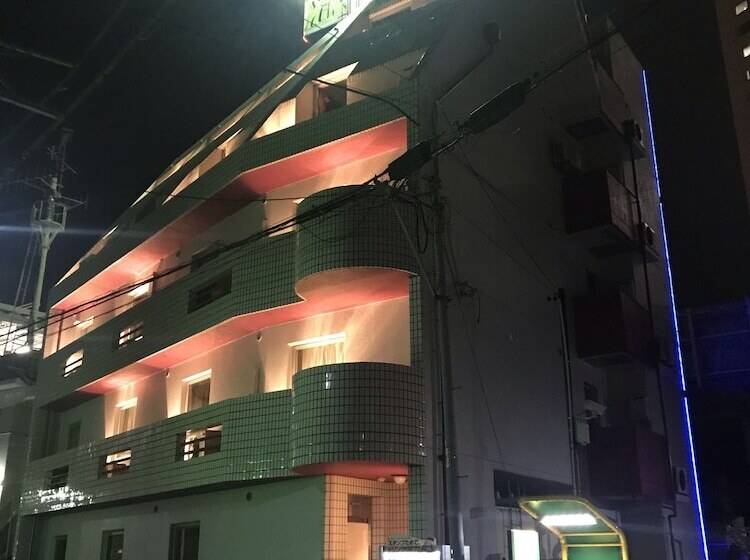 Hotelli King   Adults Only