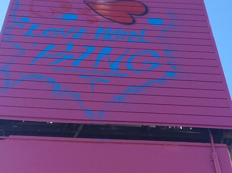 Hotelli King   Adults Only