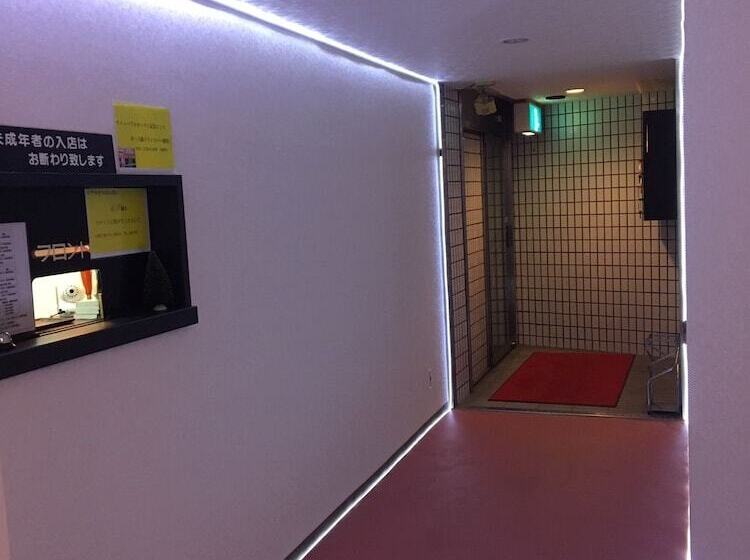 Hotelli King   Adults Only