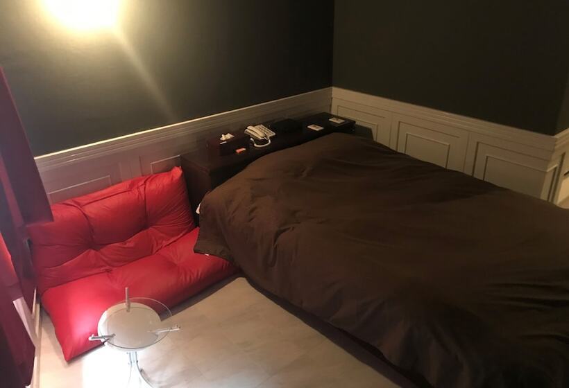 Hotelli King   Adults Only