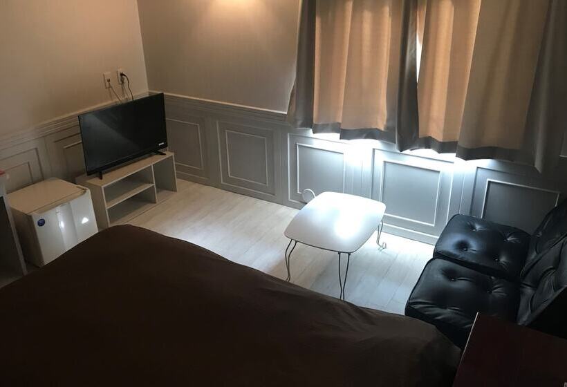 Hotelli King   Adults Only