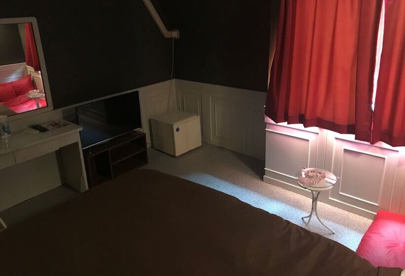 Hotelli King   Adults Only