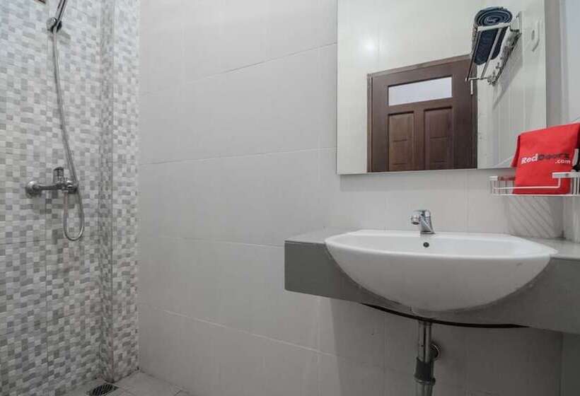 بنسيون Reddoorz Syariah Near Sepinggan Airport Balikpapan