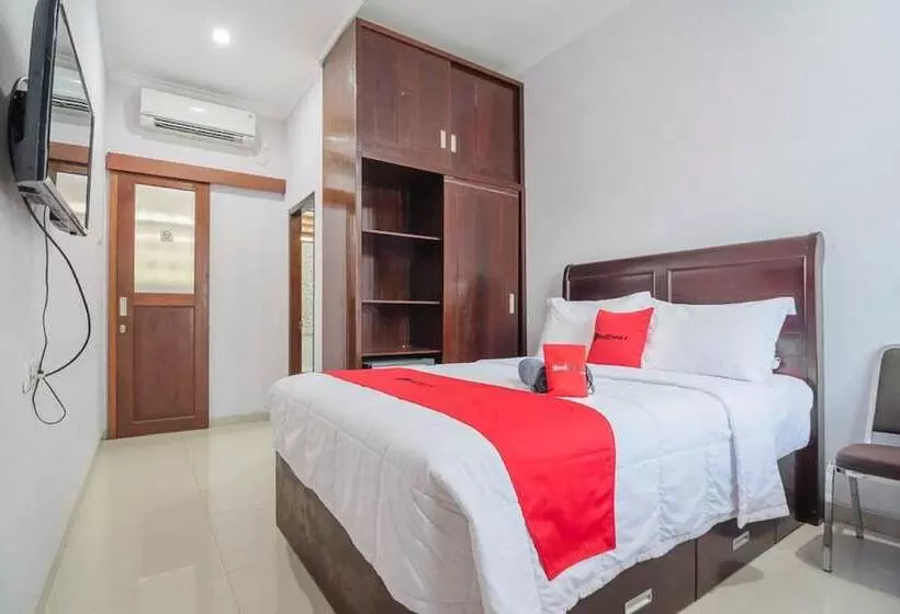 Majatalo Reddoorz Syariah Near Sepinggan Airport Balikpapan