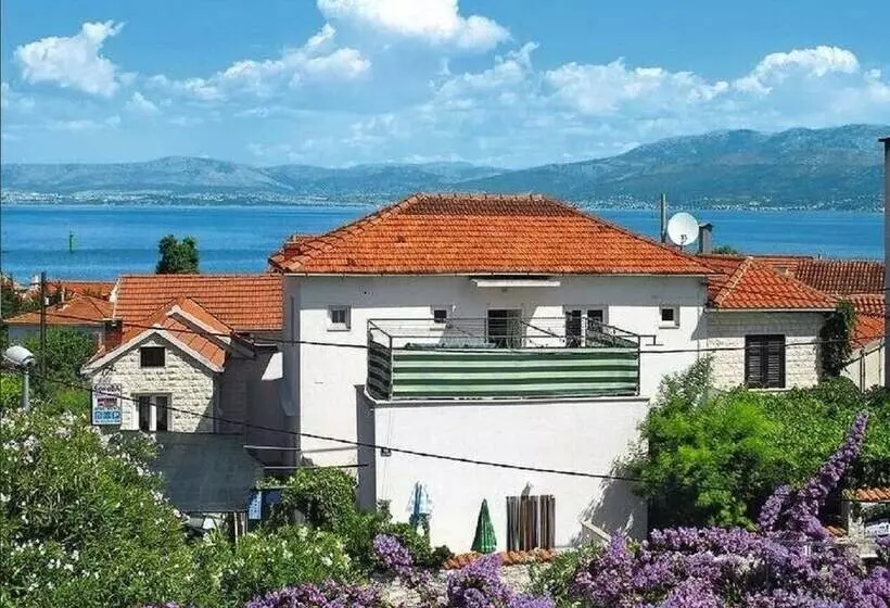 Apartments Adel   70 M From Beach