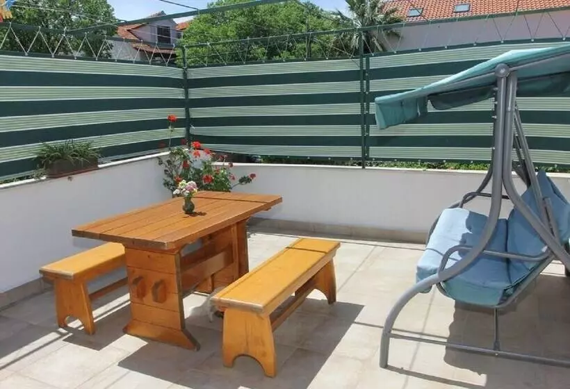 Apartments Adel   70 M From Beach