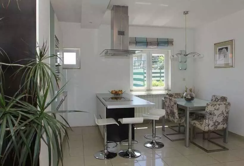 Apartments Adel   70 M From Beach