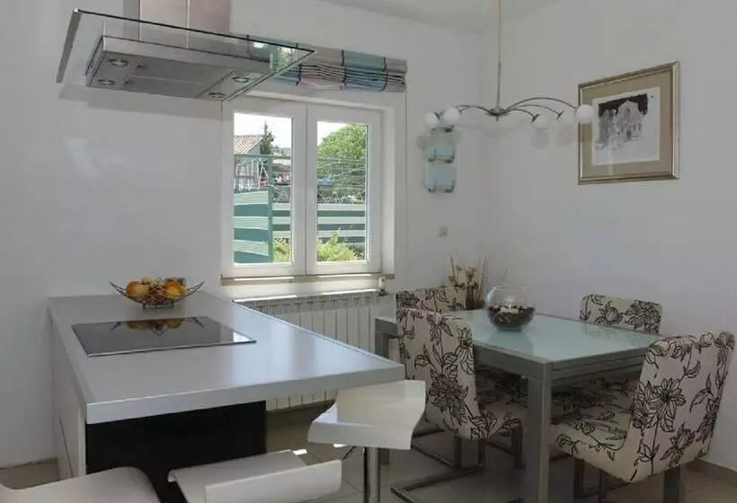 Apartments Adel   70 M From Beach
