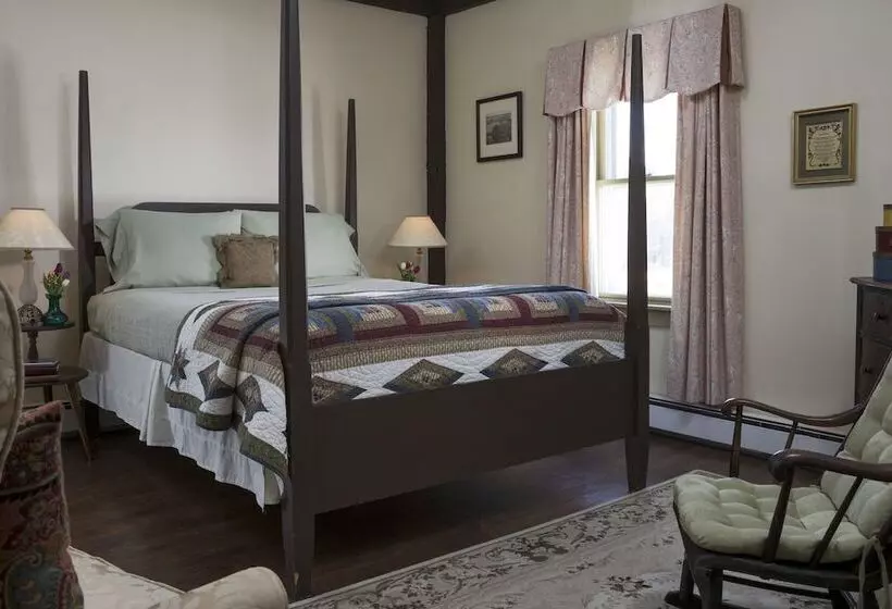 Aamiaismajoitus (B&B) Wakefield Inn & Restaurant