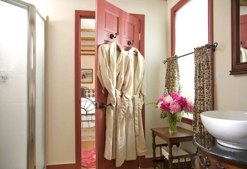 住宿加早餐 Wakefield Inn & Restaurant