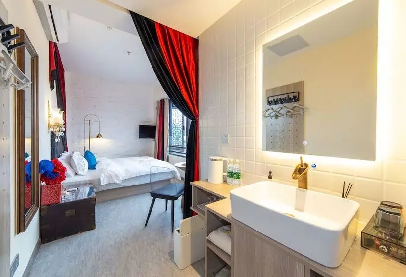 Guilin Nine Rooms Inn