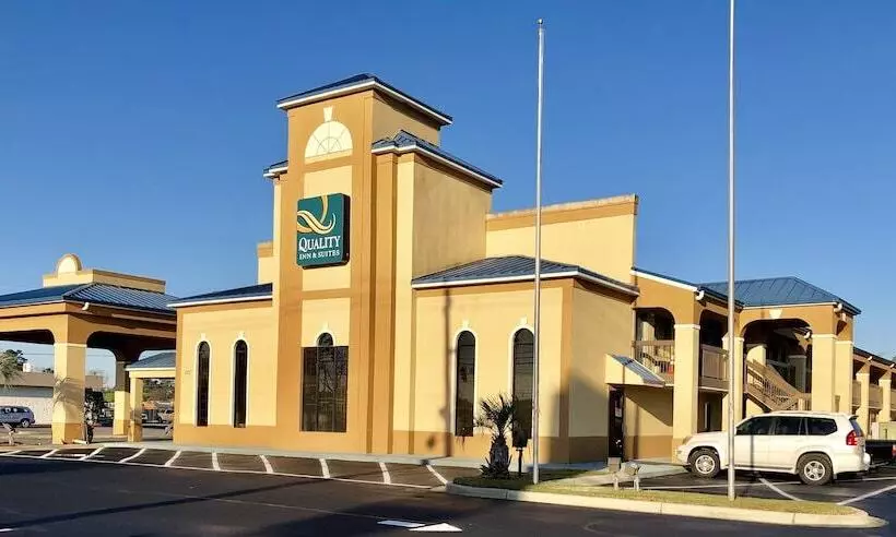 ホテル Quality Inn & Suites