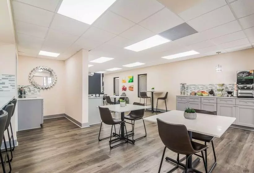 ホテル Quality Inn & Suites