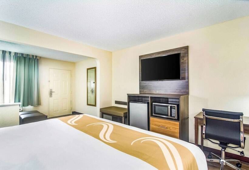 Отель Quality Inn & Suites