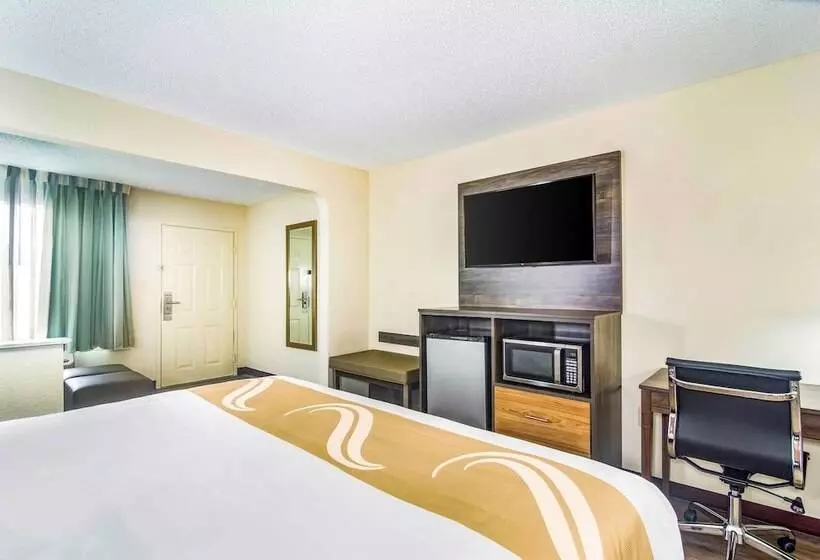 ホテル Quality Inn & Suites