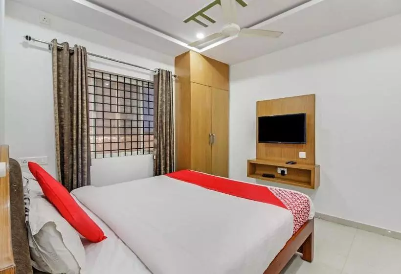 هتل Yesh Comforts By Oyo Rooms