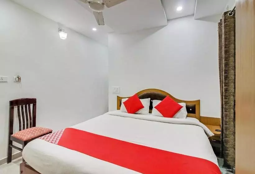 هتل Yesh Comforts By Oyo Rooms