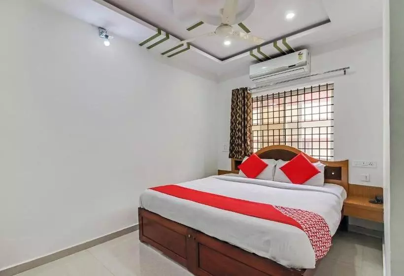 هتل Yesh Comforts By Oyo Rooms