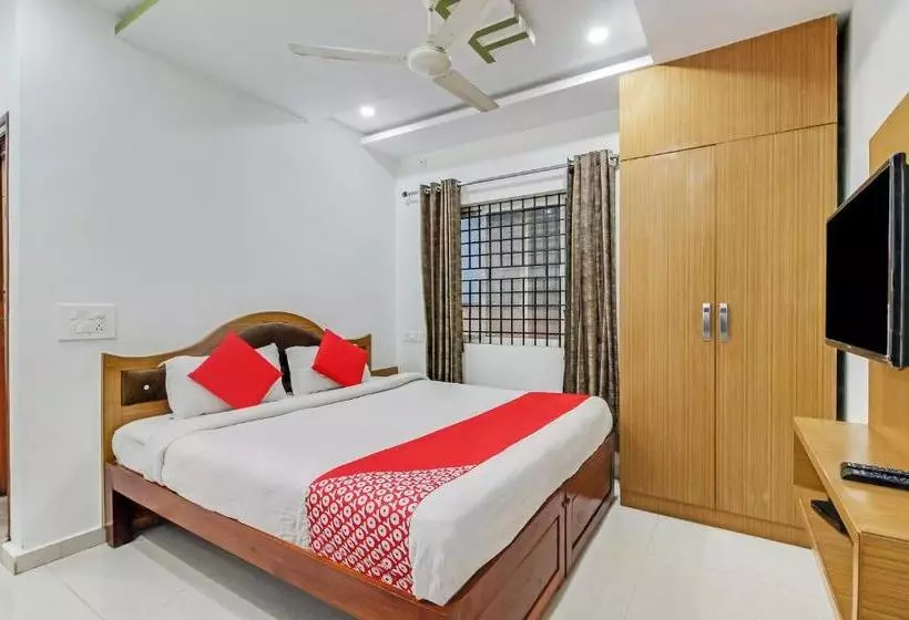 هتل Yesh Comforts By Oyo Rooms