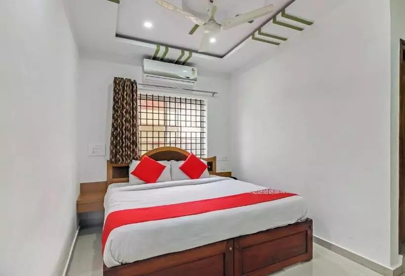 هتل Yesh Comforts By Oyo Rooms