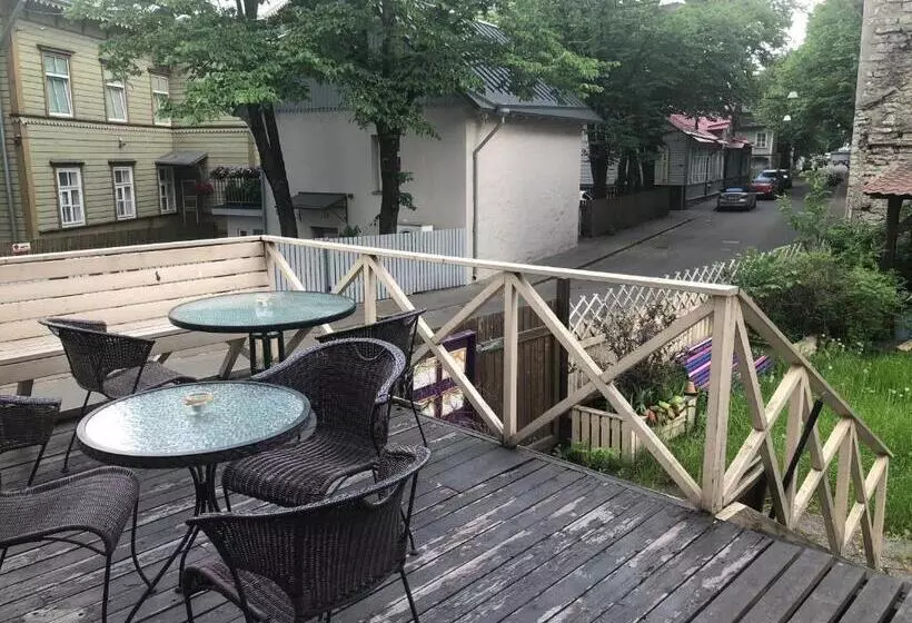 پانسیون Villa Kadriorg Hostel