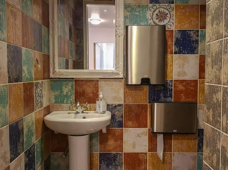 پانسیون Villa Kadriorg Hostel