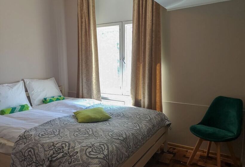 پانسیون Villa Kadriorg Hostel