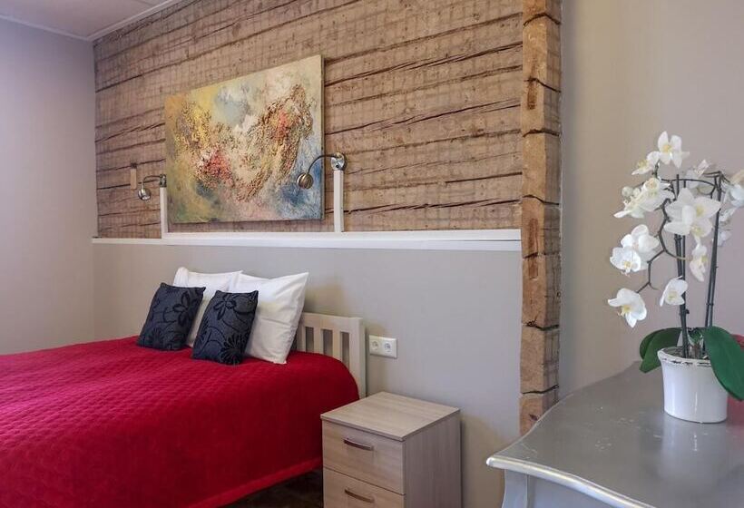 پانسیون Villa Kadriorg Hostel