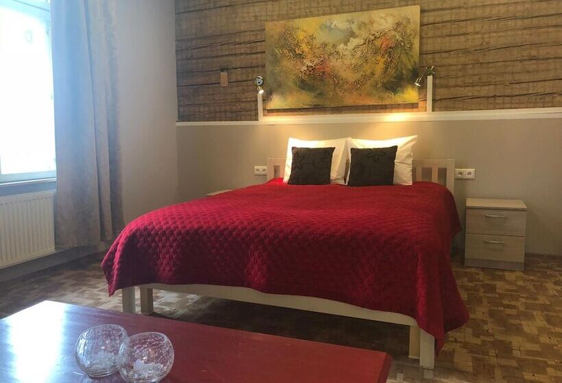 پانسیون Villa Kadriorg Hostel