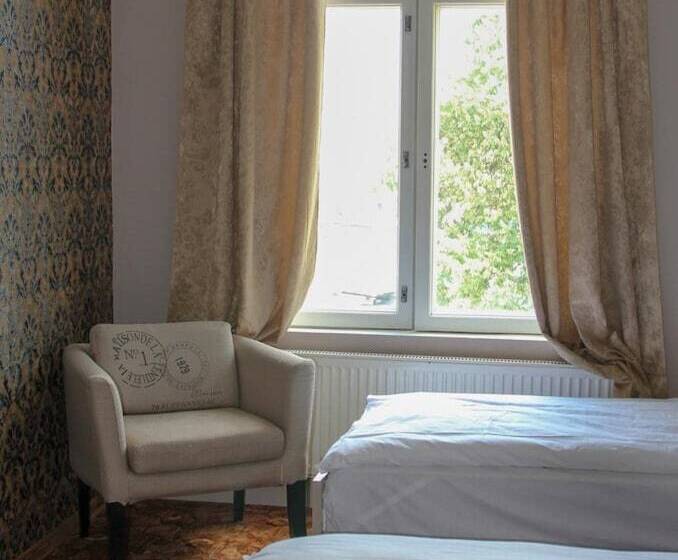 پانسیون Villa Kadriorg Hostel