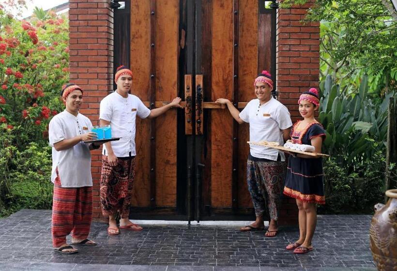 تختخواب و صبحانه The Oriental Luxury Suites Tagaytay