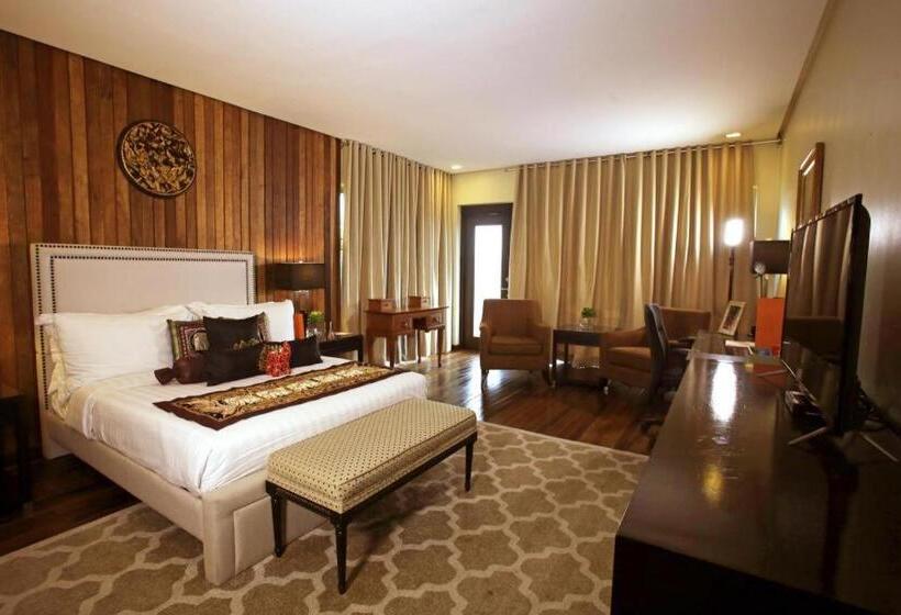 تختخواب و صبحانه The Oriental Luxury Suites Tagaytay