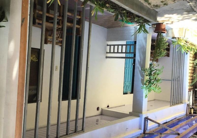 Hotel Rob And Fred S Resort