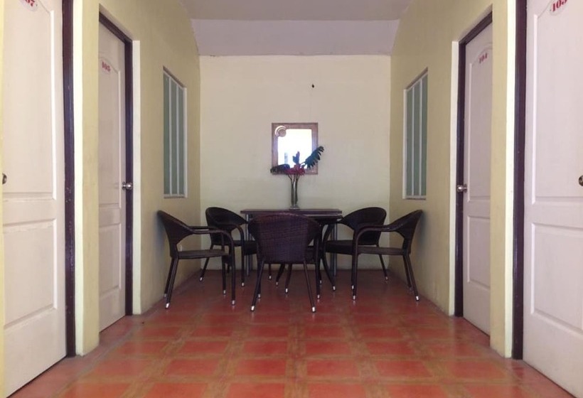 Hotel Sun Moon Poolside