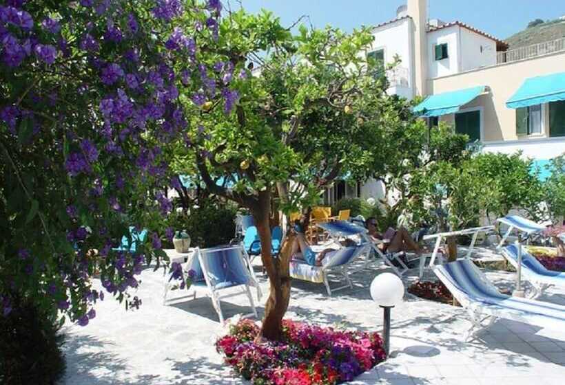 Отель Villa Tre Sorelle