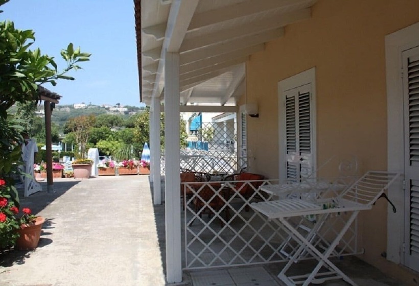 Отель Villa Tre Sorelle