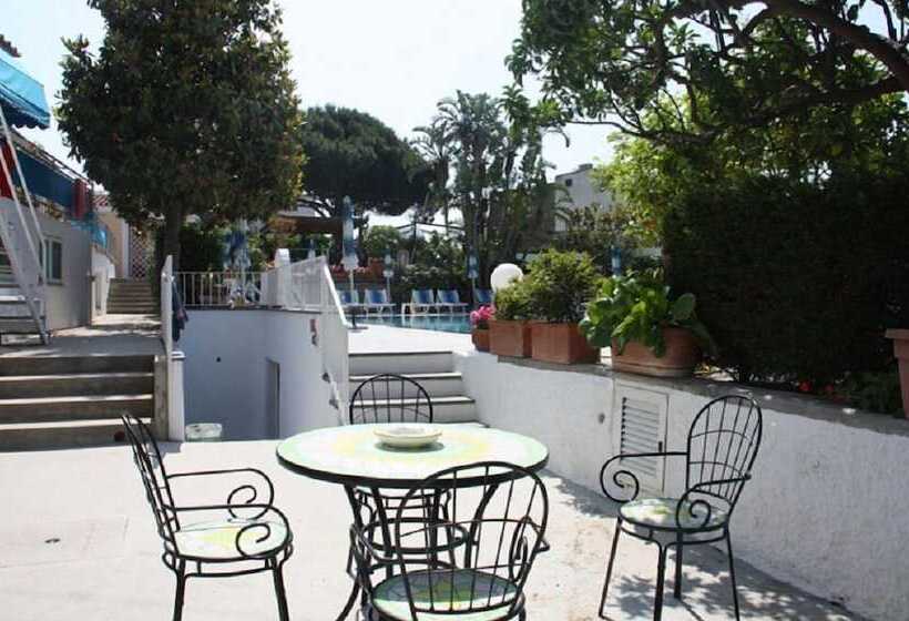 Отель Villa Tre Sorelle