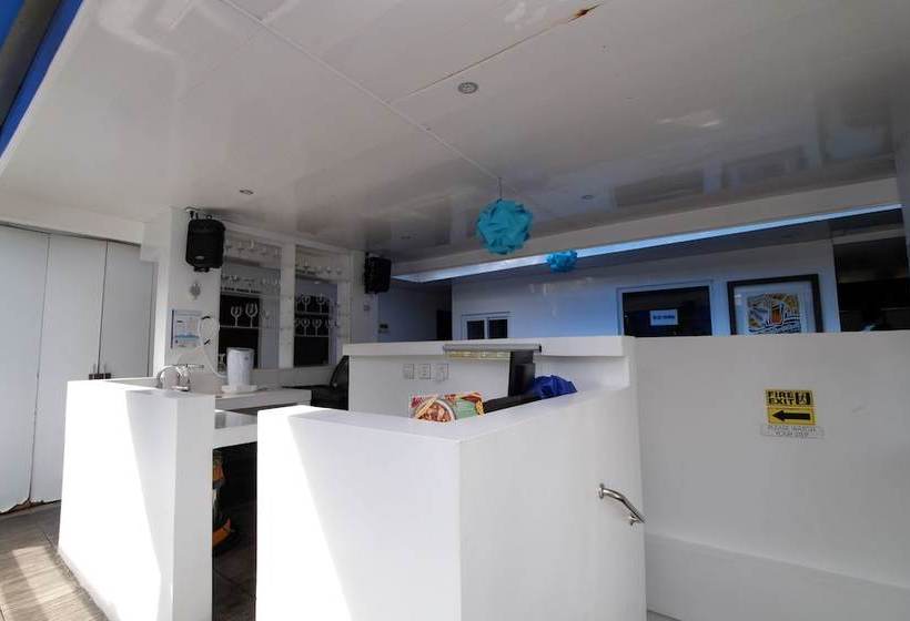 Hotel Zen Rooms Blue Dawn Station 3