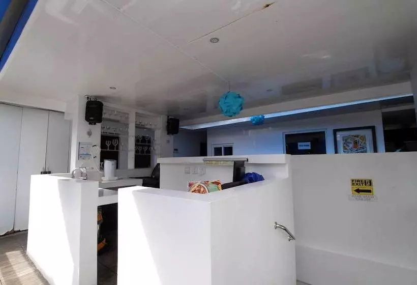 هتل Zen Rooms Blue Dawn Station 3