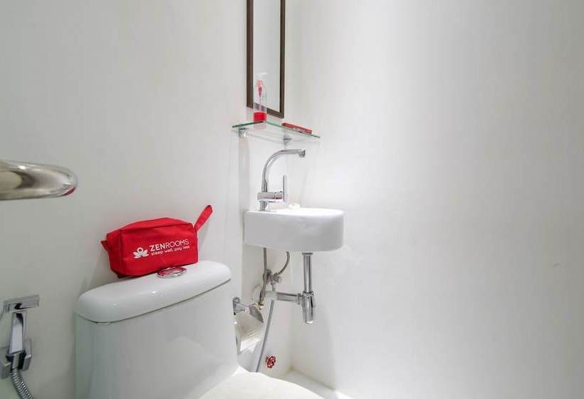 Hotel Zen Rooms Blue Dawn Station 3