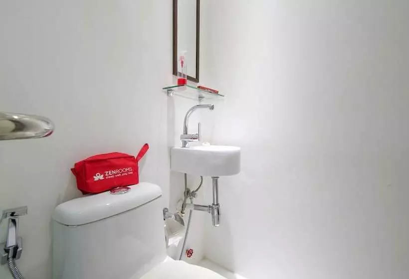 هتل Zen Rooms Blue Dawn Station 3