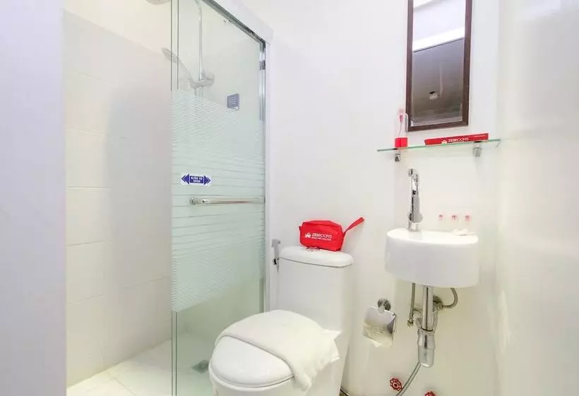 هتل Zen Rooms Blue Dawn Station 3