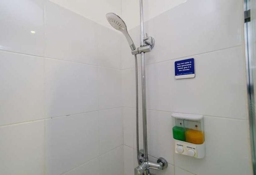 Hotel Zen Rooms Blue Dawn Station 3