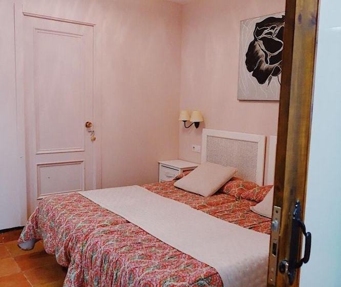 بنسيون Posada La Busta