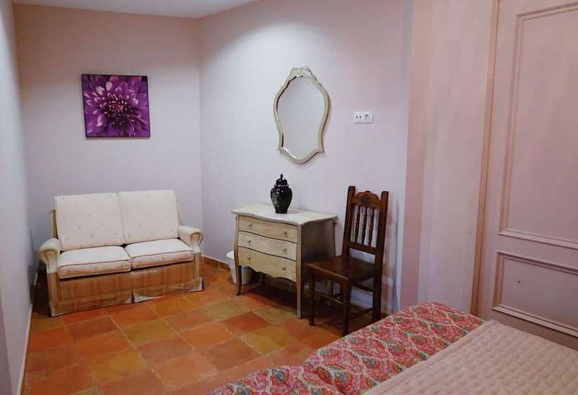 بنسيون Posada La Busta