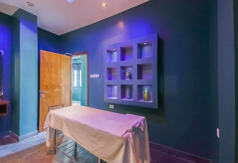 Capital O133 Al Sawadi Beach Resort & Spa